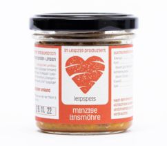 ein Glas Brotaufstrich mit Möhre, Linse und Minze