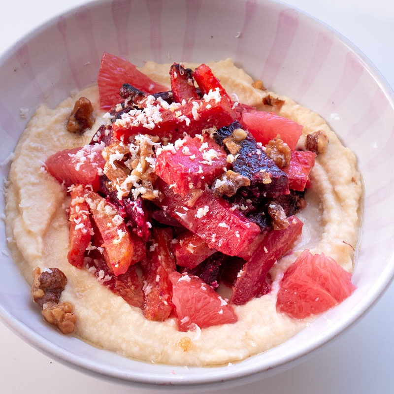 Püree aus Kohlrübe und Pastinake mit Ofengemüse, Grapefruit und Meerrettich